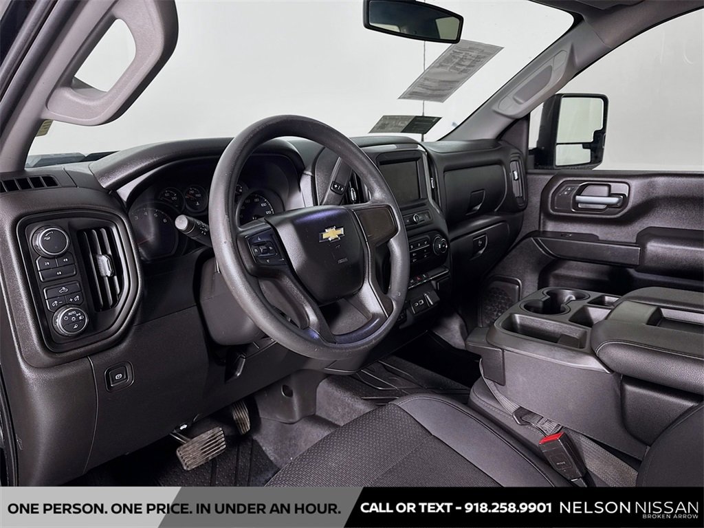 Used 2021 Chevrolet Silverado 2500 Custom w/ Custom Value Package image 9