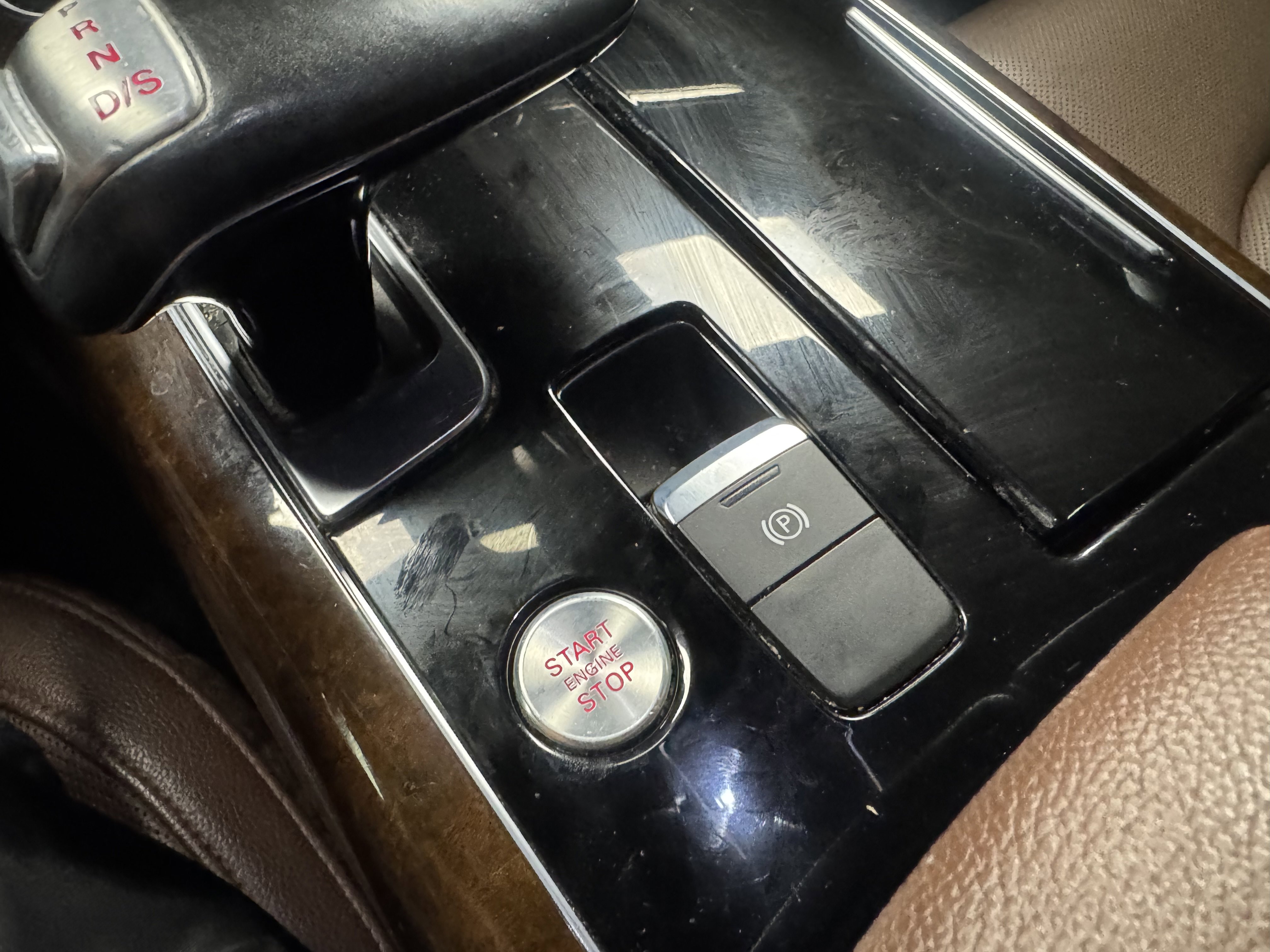 Used 2014 Audi A8 L 4.0T image 12