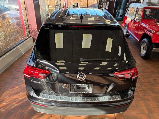 Used 2020 Volkswagen Tiguan S image 10