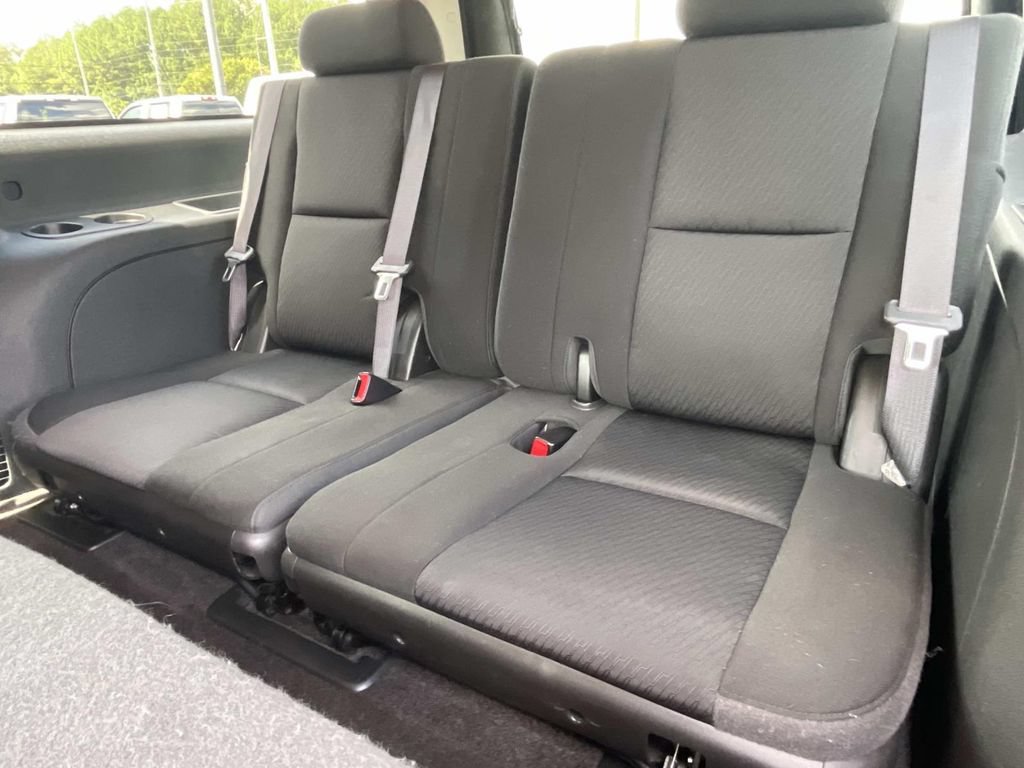 Used 2012 Chevrolet Suburban LS RWD image 12
