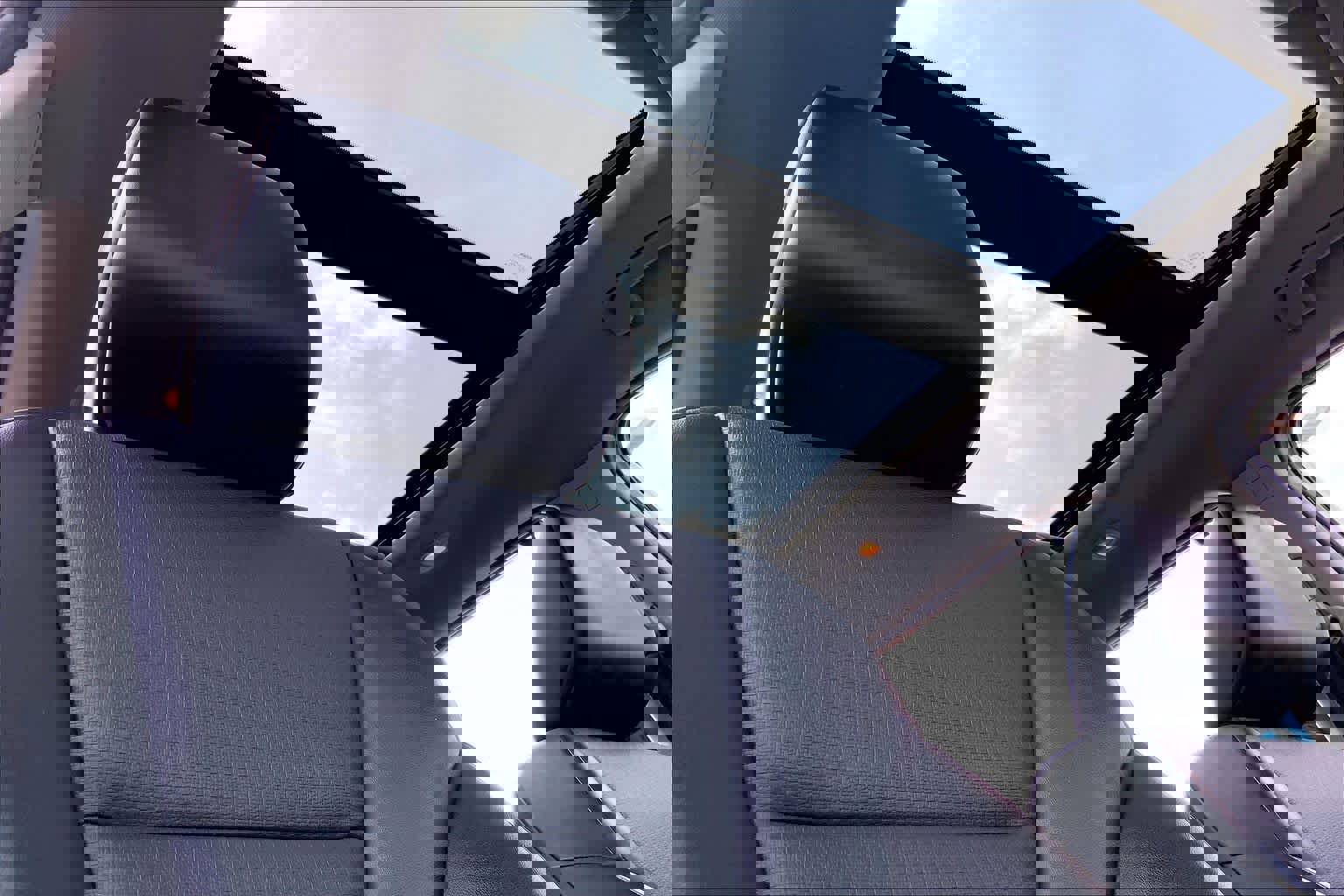 Used 2025 Nissan Rogue SV w/ SV Premium Package FWD image 14