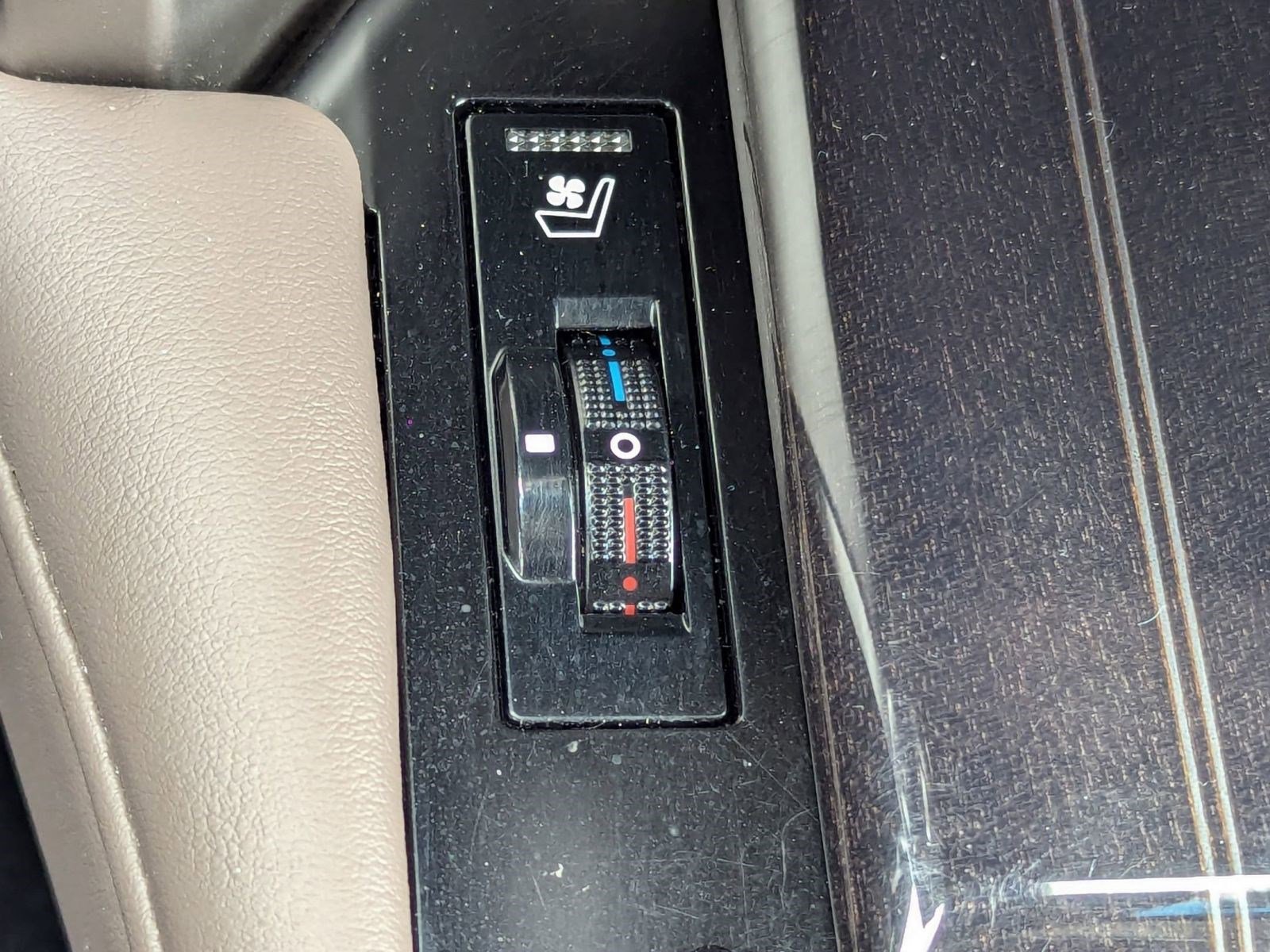 Certified 2021 Lexus GX 460 Premium w/ Accessory Package image 31