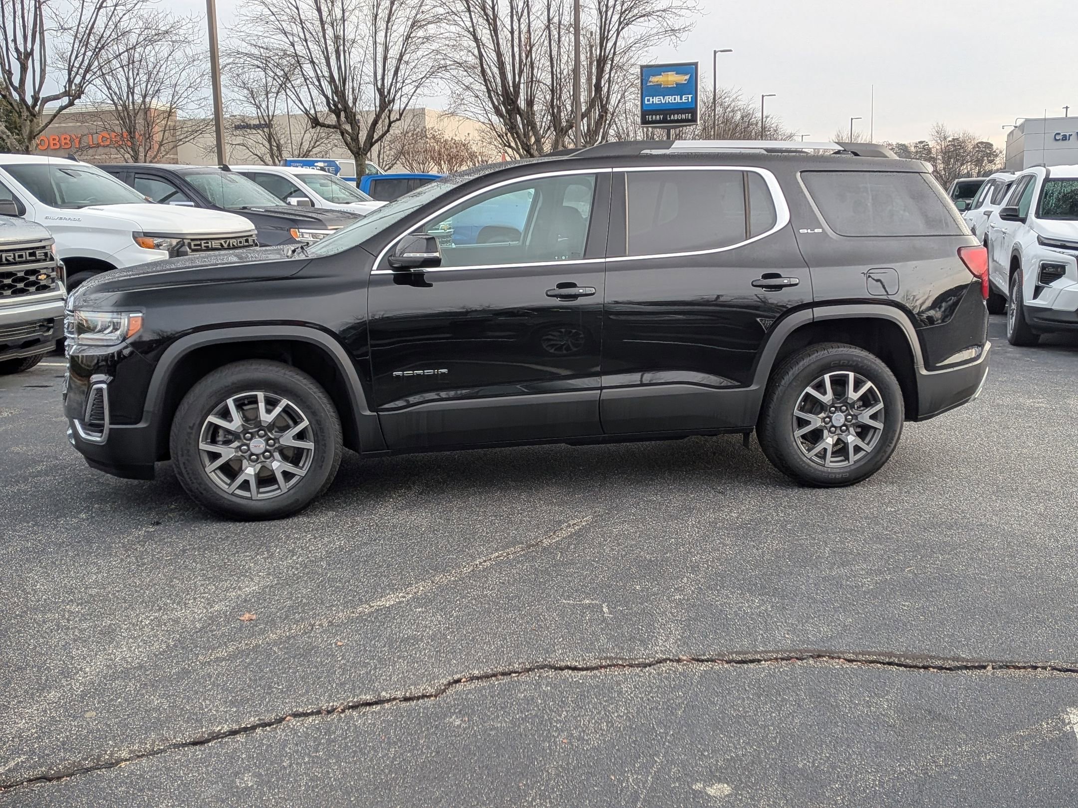 Certified 2023 GMC Acadia SLE w/ Driver Convenience Package image 6