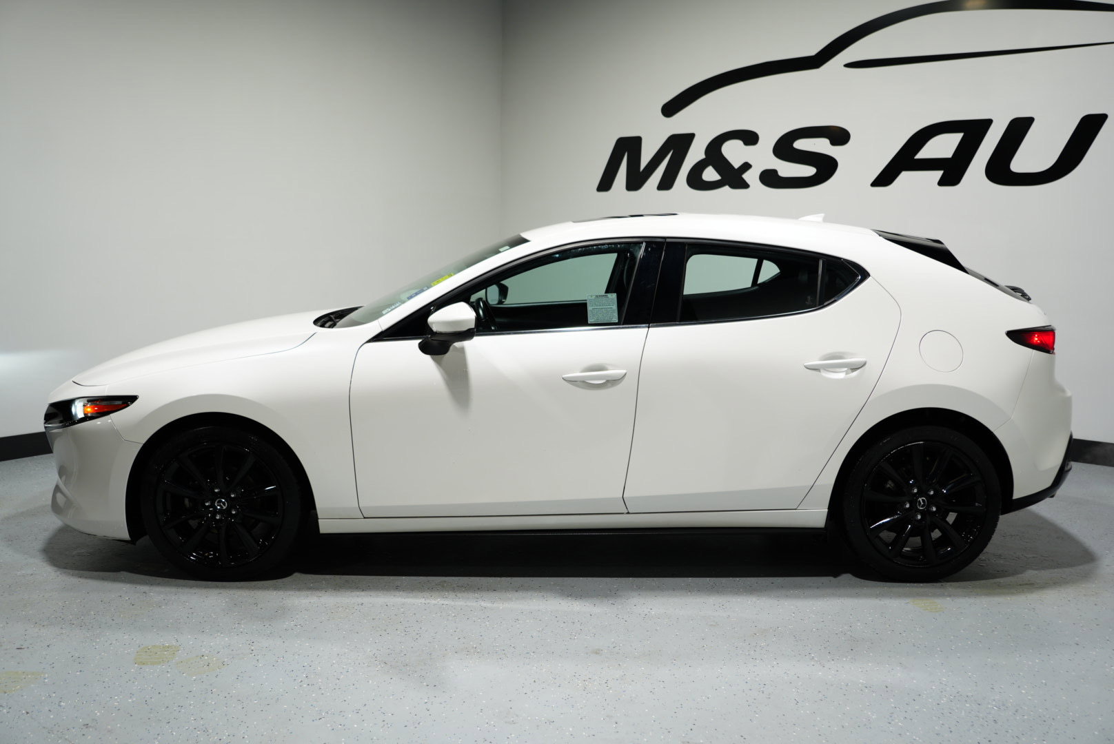 Used 2020 MAZDA MAZDA3 Hatchback w/ Premium Package image 5