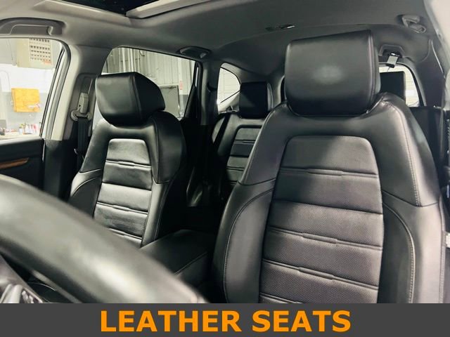 Used 2022 Honda CR-V Touring image 3