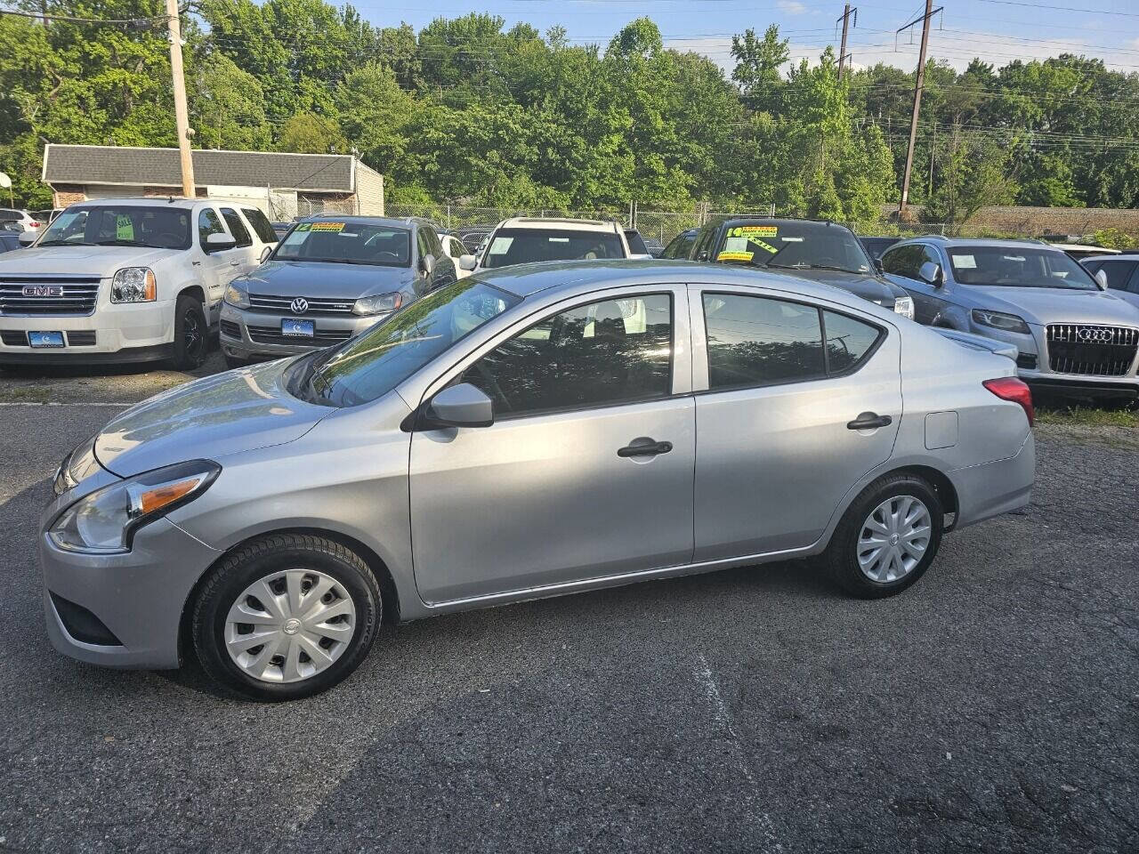Used 2017 Nissan Versa S Plus image 4