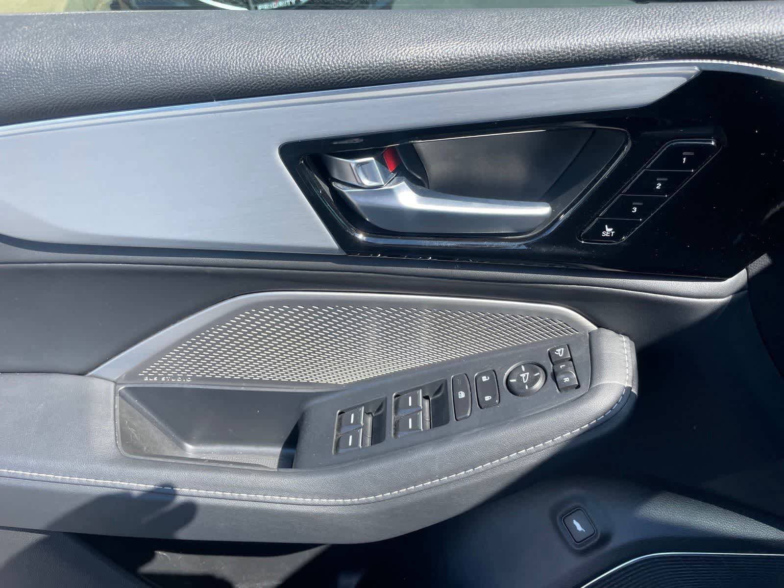 Used 2024 Acura MDX FWD w/ Technology Package image 11