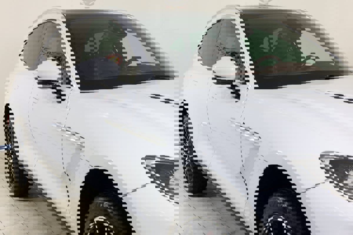 Used 2021 Aston Martin DBX image 38