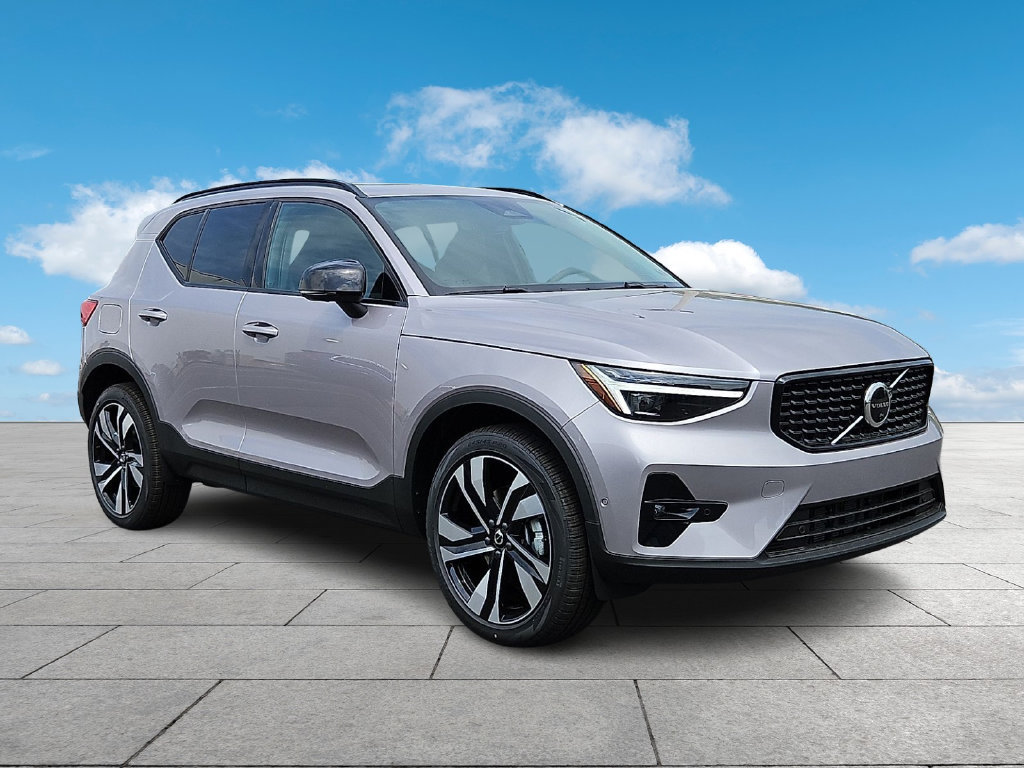 New 2026 Volvo XC40 B5 Plus w/ Climate Package AWD/4WD image 1