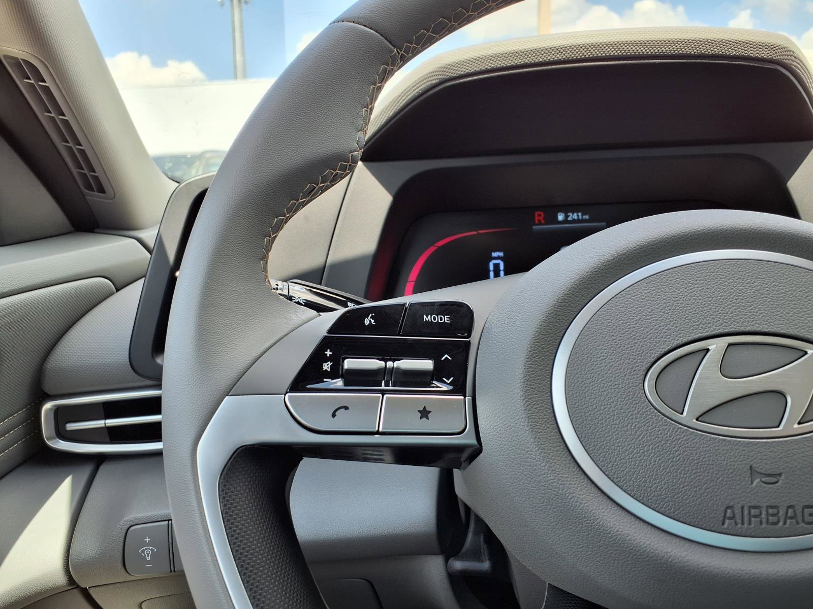 Used 2026 Hyundai Elantra Sport image 29