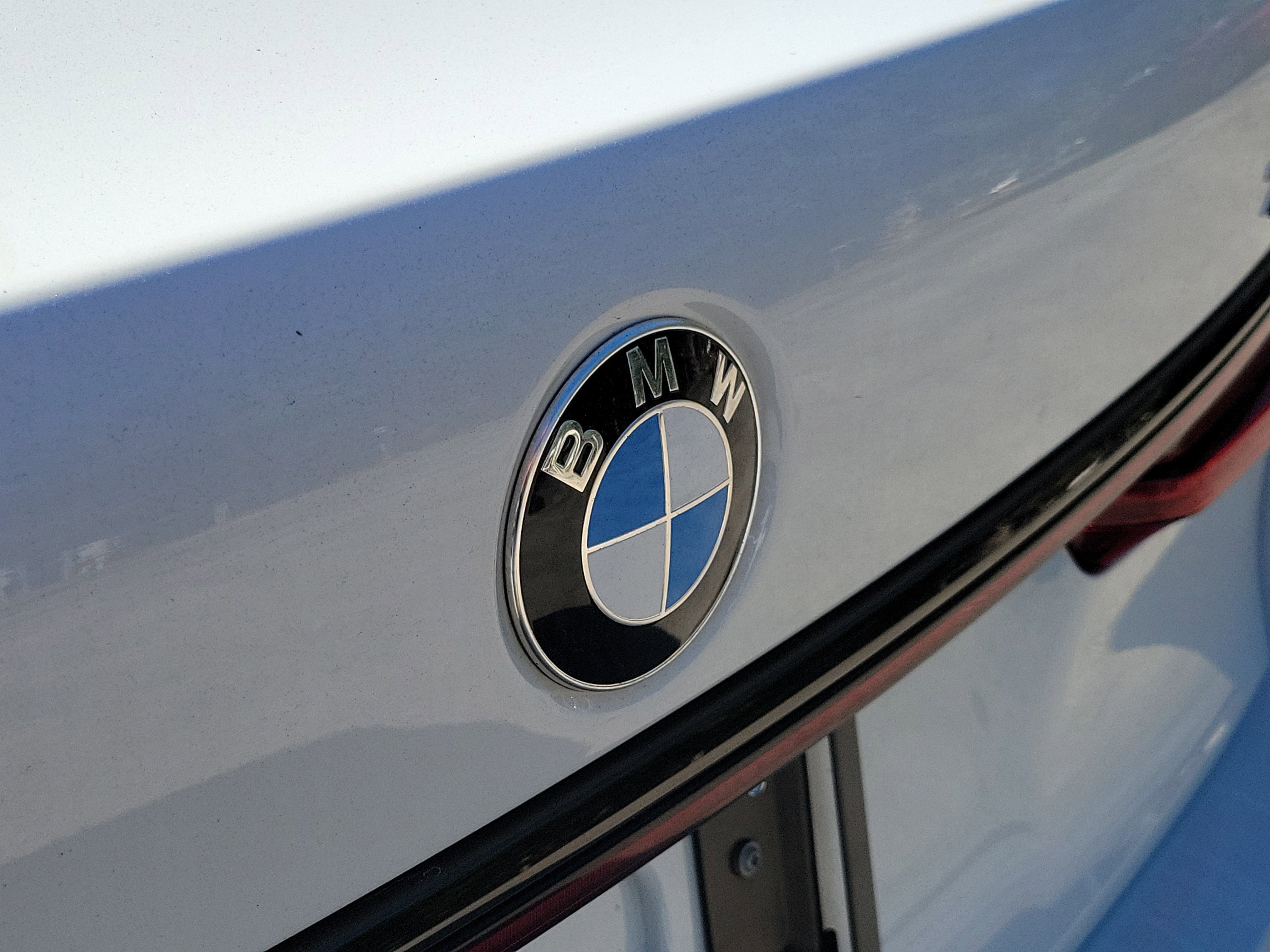 Used 2021 BMW 750i xDrive w/ M Sport Package image 10