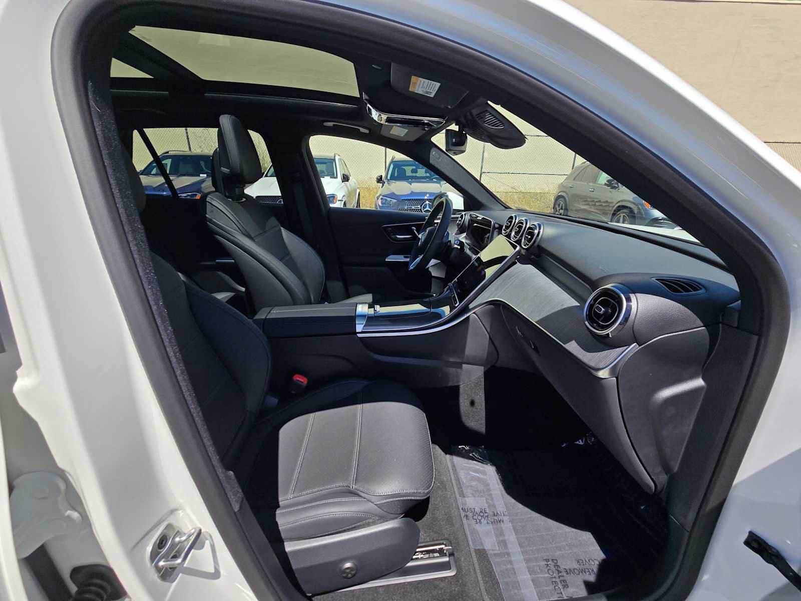 Used 2026 Mercedes-Benz GLC 300 4MATIC image 11