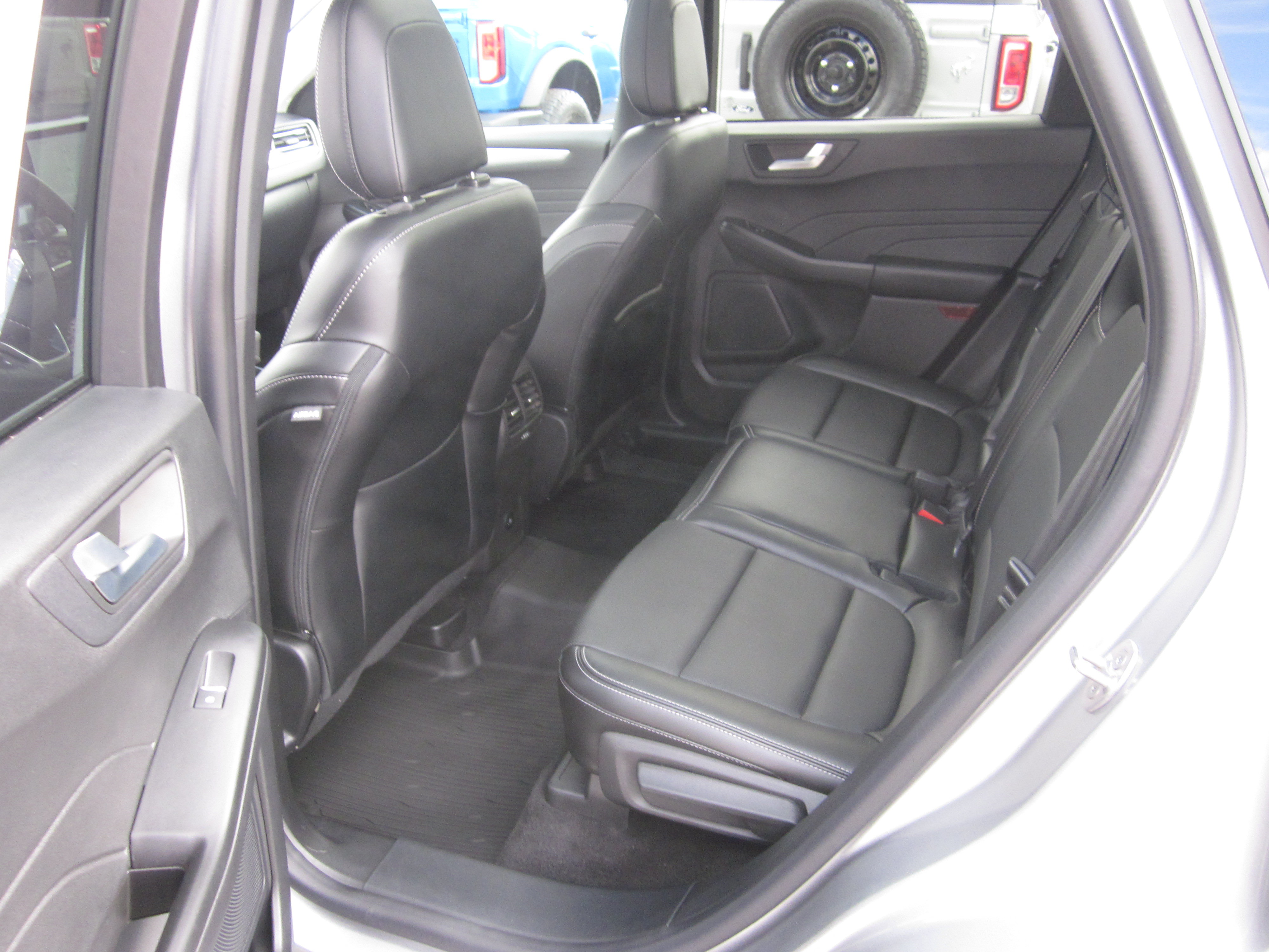 Used 2024 Ford Escape Platinum w/ Class II Trailer Tow Package AWD/4WD image 13