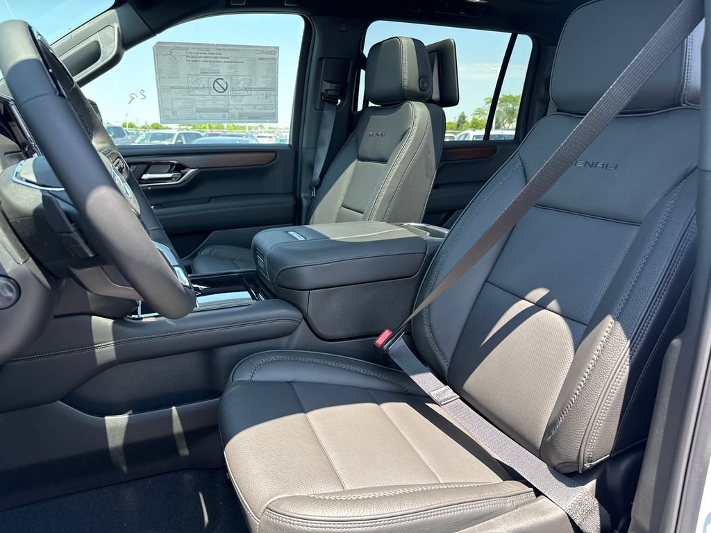 New 2026 GMC Yukon XL Denali w/ Denali Reserve Package AWD/4WD image 17