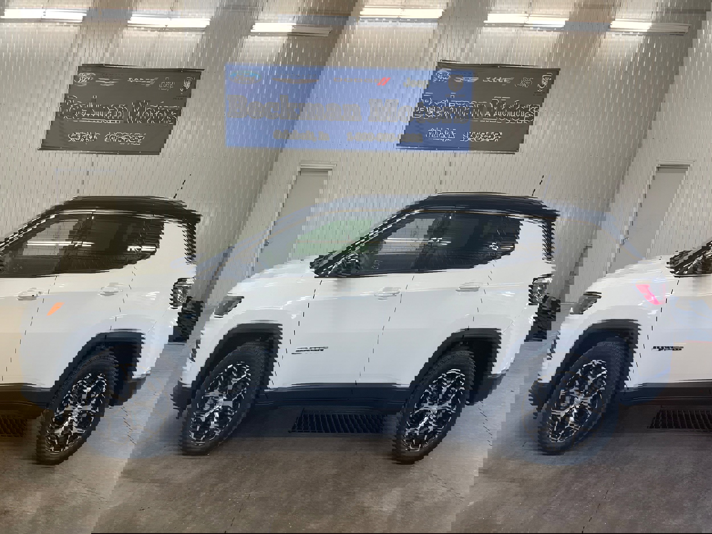 Used 2024 Jeep Compass Limited image 2
