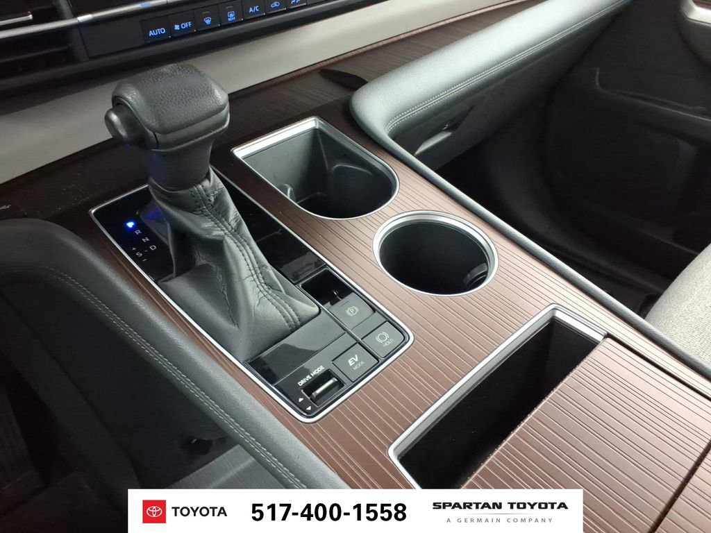 Used 2021 Toyota Sienna LE AWD/4WD image 24