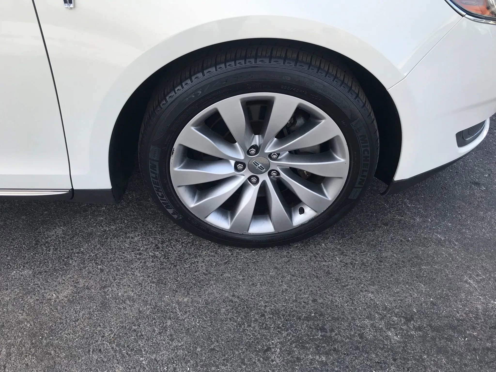 Used 2013 Lincoln MKS Sedan 4D image 41