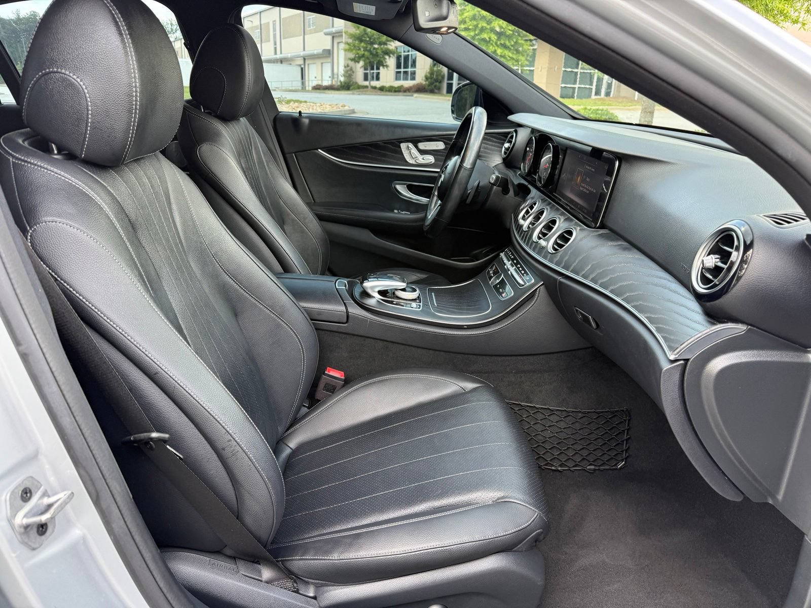 Used 2019 Mercedes-Benz E 300 4MATIC image 37