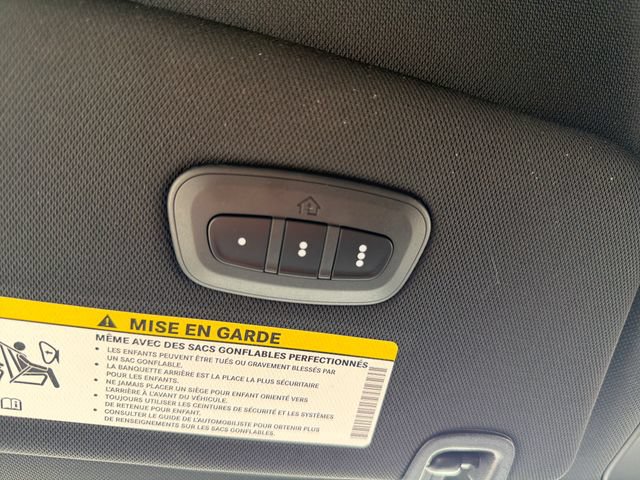 Used 2026 Chrysler Pacifica Select FWD image 40