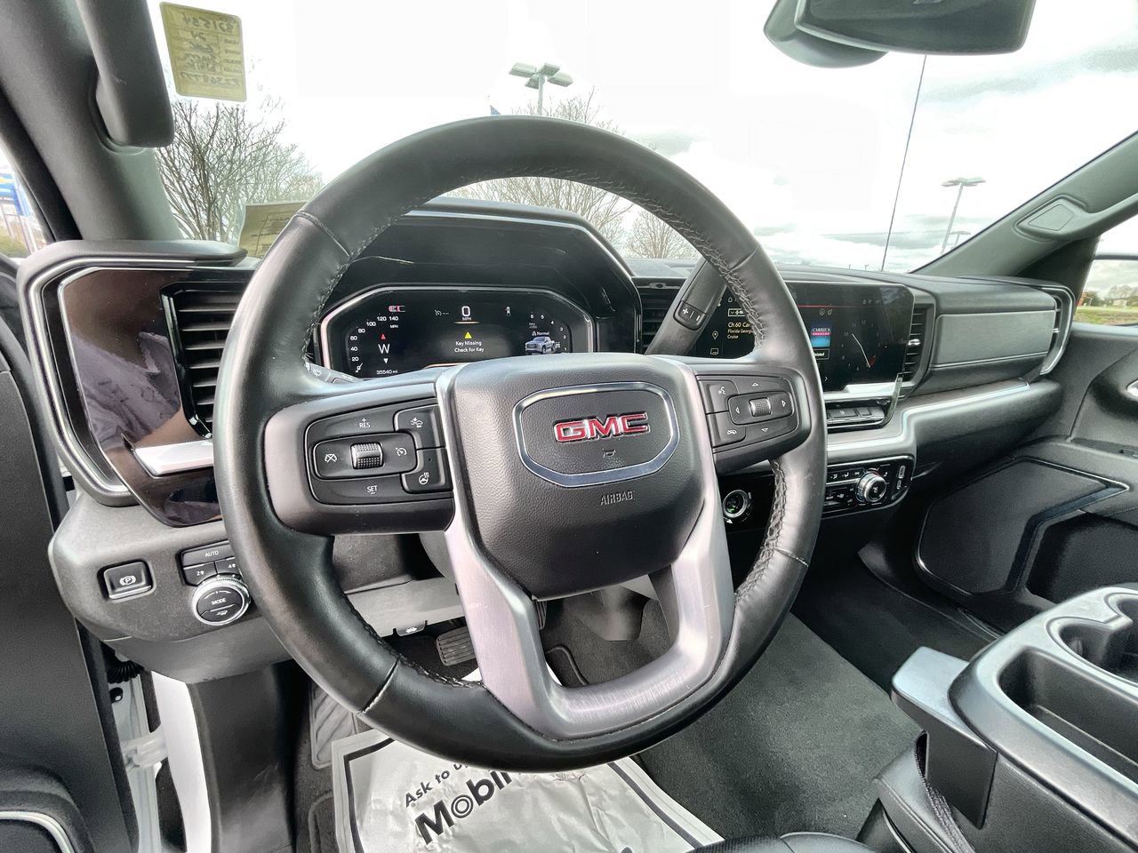 Used 2024 GMC Sierra 1500 SLT AWD/4WD image 10