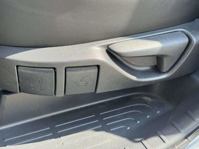 Used 2021 Toyota Highlander XLE AWD/4WD image 41