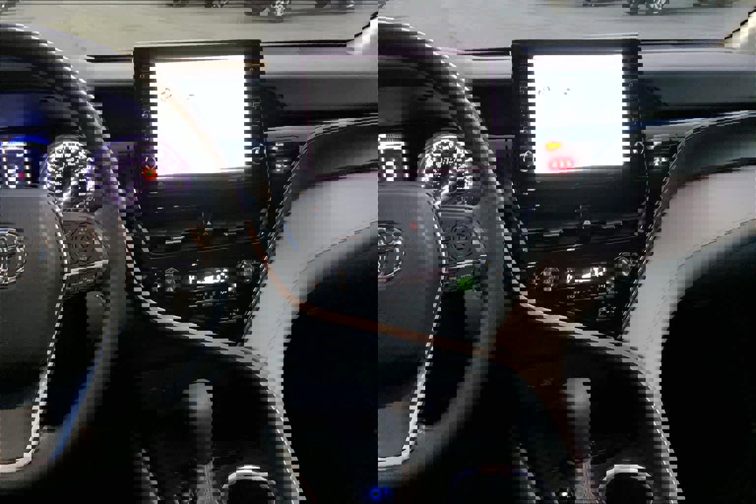 Used 2022 Toyota Camry LE image 7