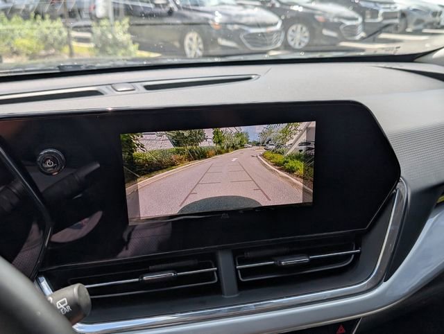 Certified 2025 Chevrolet Trax LT w/ Driver Confidence Package image 20