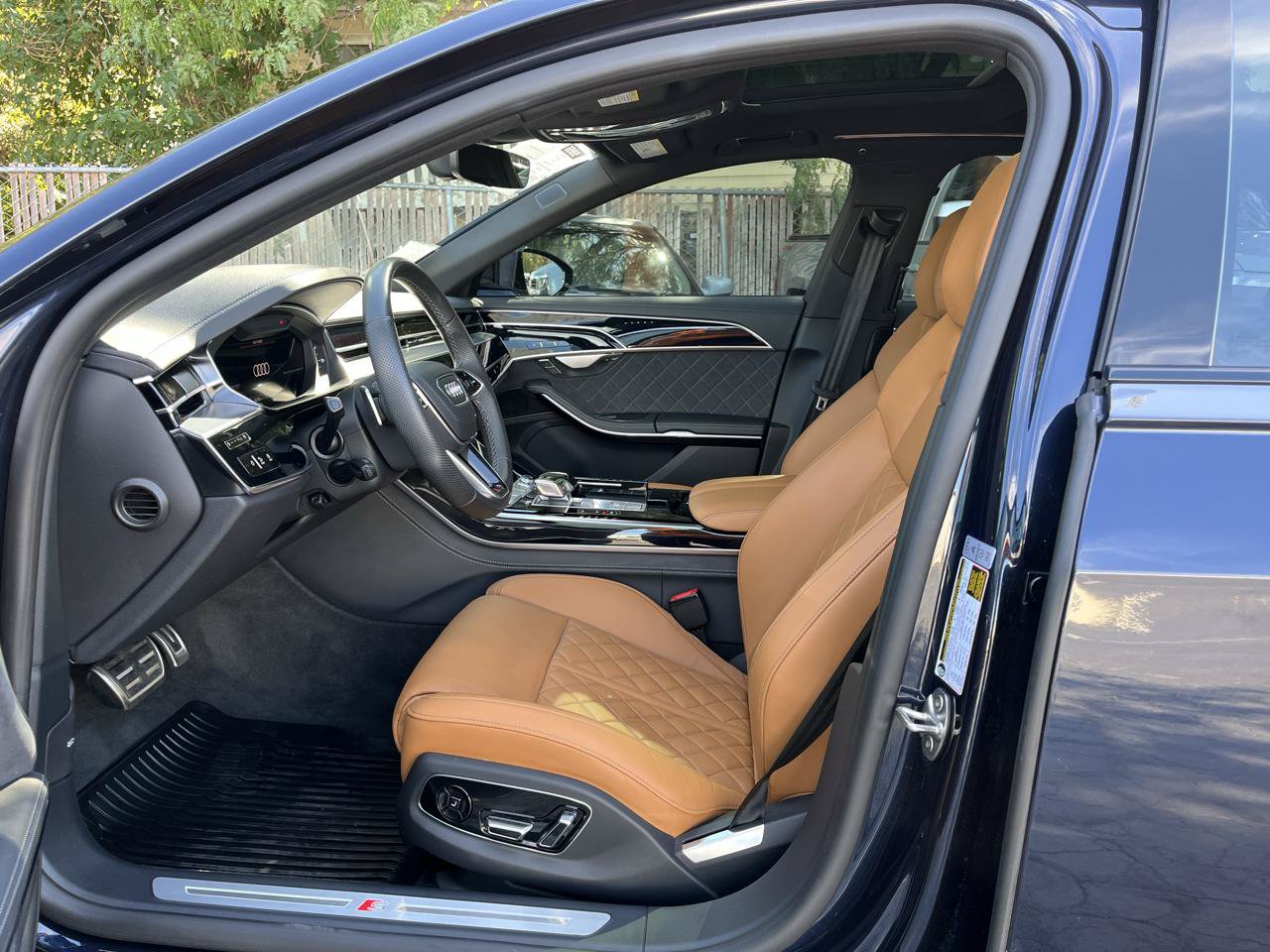 Used 2024 Audi S8 w/ S8 Black Optic Plus Package AWD/4WD image 4