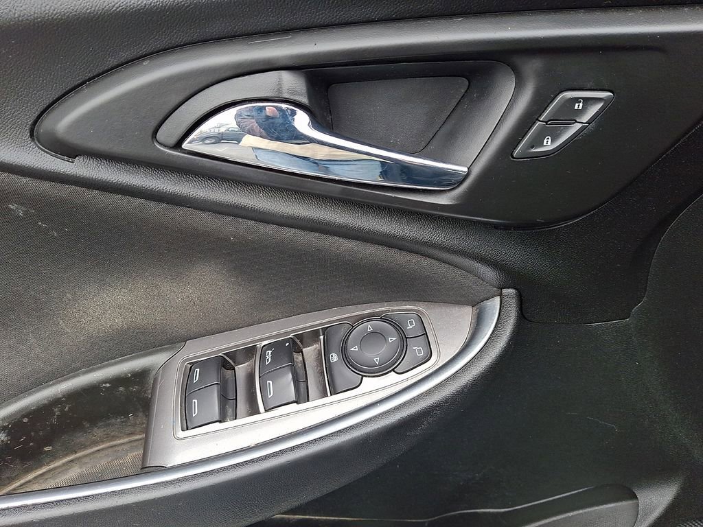 Used 2020 Chevrolet Malibu LT image 12