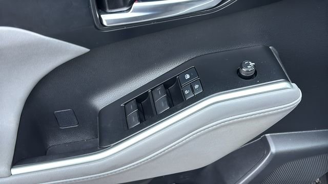 Used 2022 Toyota Highlander XLE image 12