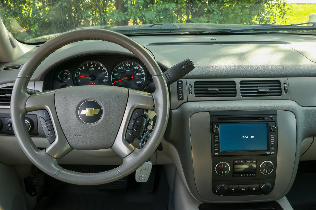 Used 2011 Chevrolet Suburban LT AWD/4WD image 7