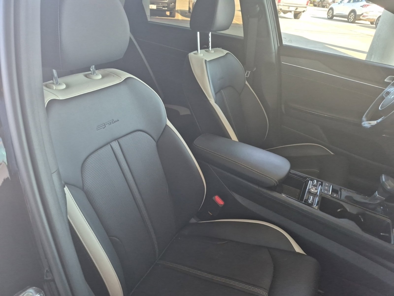 Used 2025 Kia K5 GT-Line w/ GT-Line Premium Package FWD image 7
