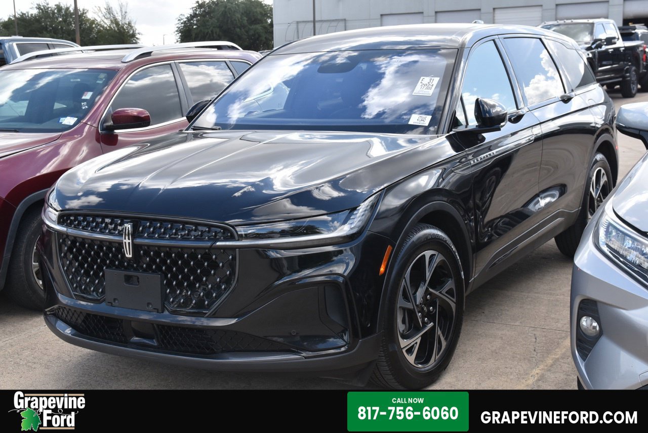 Used 2024 Lincoln Nautilus Premier w/ Jet Appearance Package AWD/4WD image 1