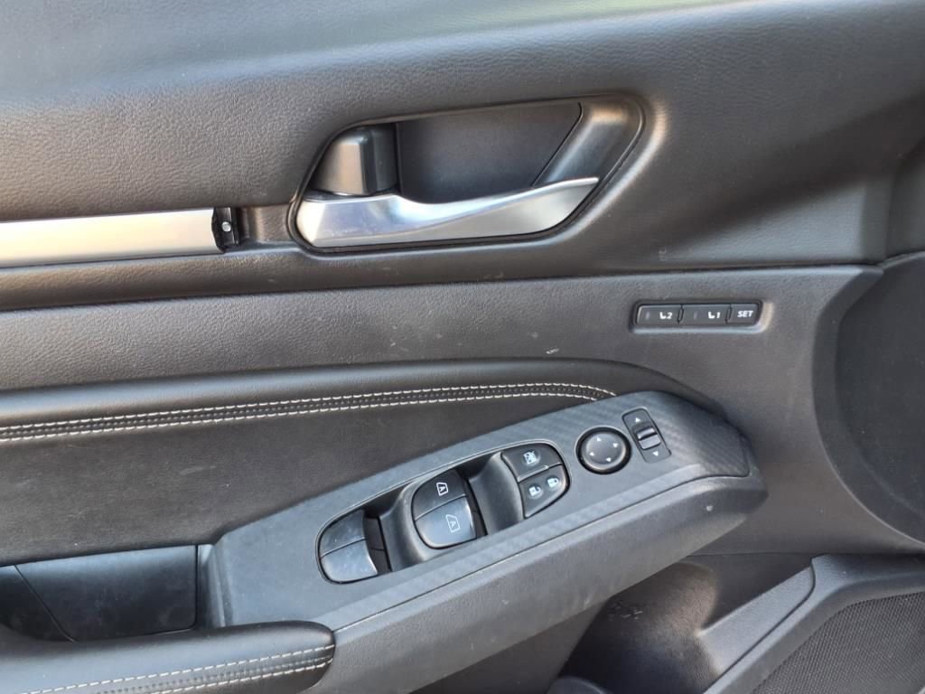 Used 2019 Nissan Altima 2.5 Platinum image 10