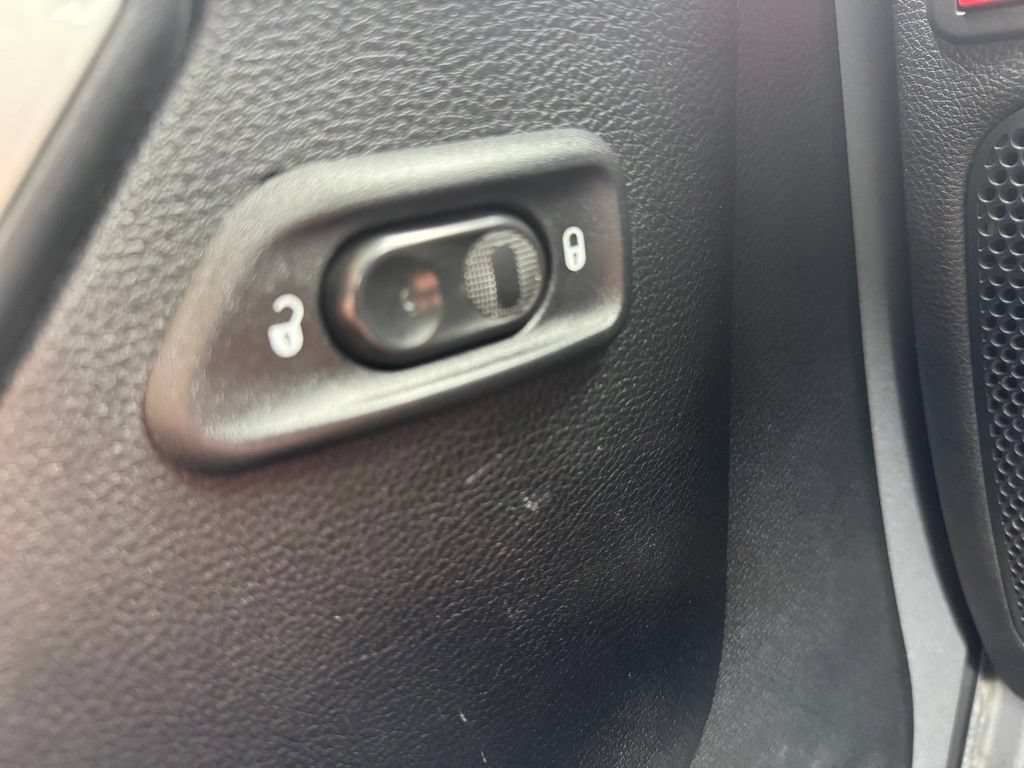 Used 2015 Jeep Wrangler Unlimited Rubicon AWD/4WD image 26