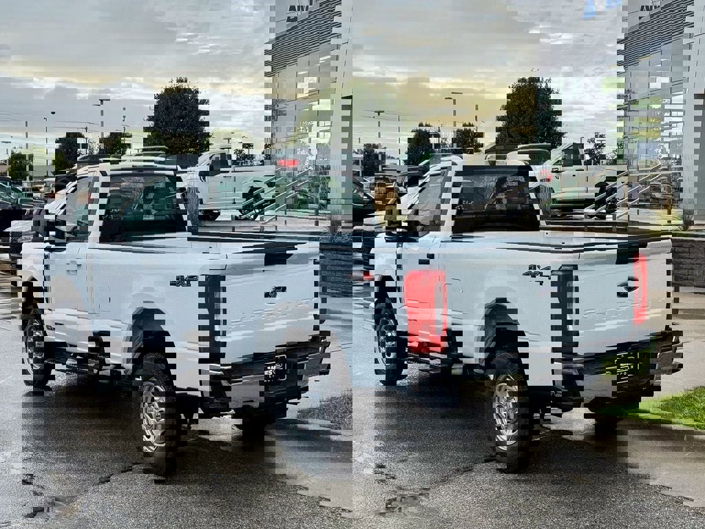 New 2026 Ford F250 XL w/ XL Chrome Package image 3