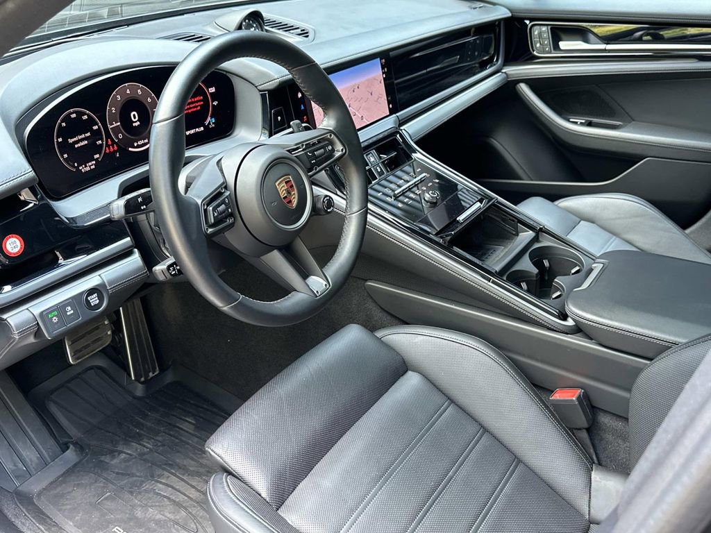 Certified 2024 Porsche Panamera 4 image 4