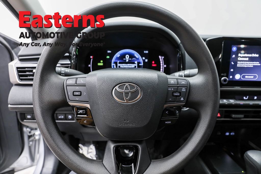 Used 2025 Toyota Camry LE image 10