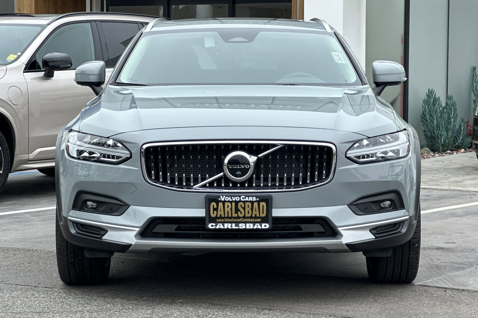 New 2025 Volvo V90 B6 Cross Country Ultra w/ Protection Package Premier image 3