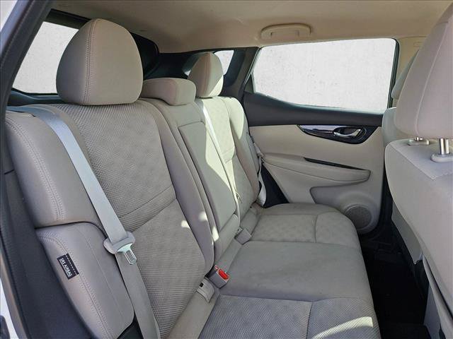 Used 2020 Nissan Rogue Sport SV FWD image 18