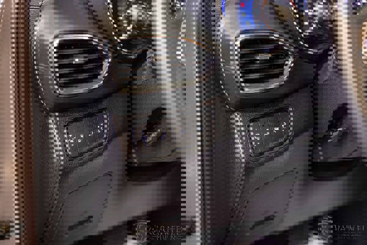 Used 2020 Hyundai Santa Fe SEL image 19