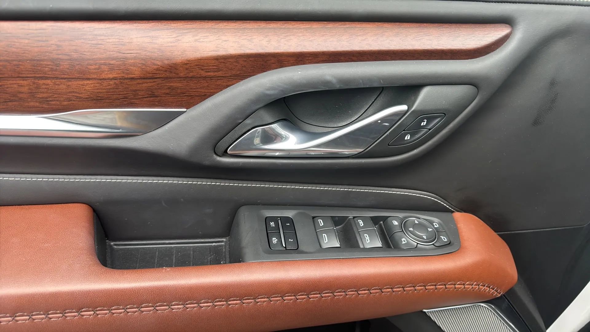 Used 2023 GMC Yukon Denali Ultimate image 18