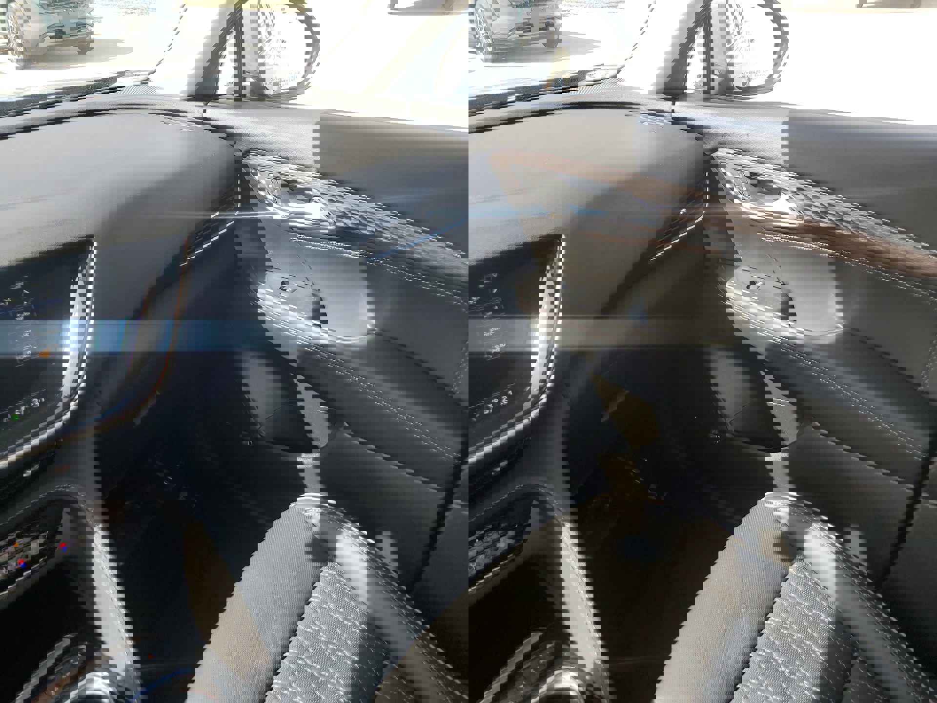 Used 2023 Buick Envision Avenir image 11