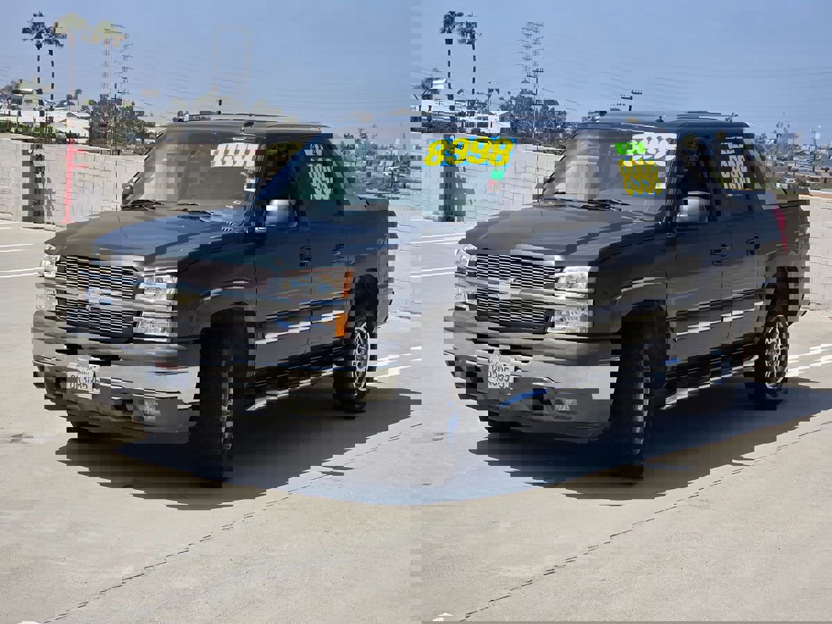 Used 2005 Chevrolet Avalanche Z71 w/ Preferred Equipment Group image 3