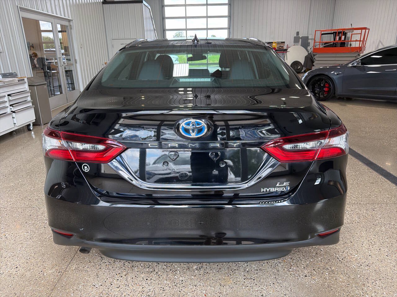 Used 2022 Toyota Camry LE FWD image 4