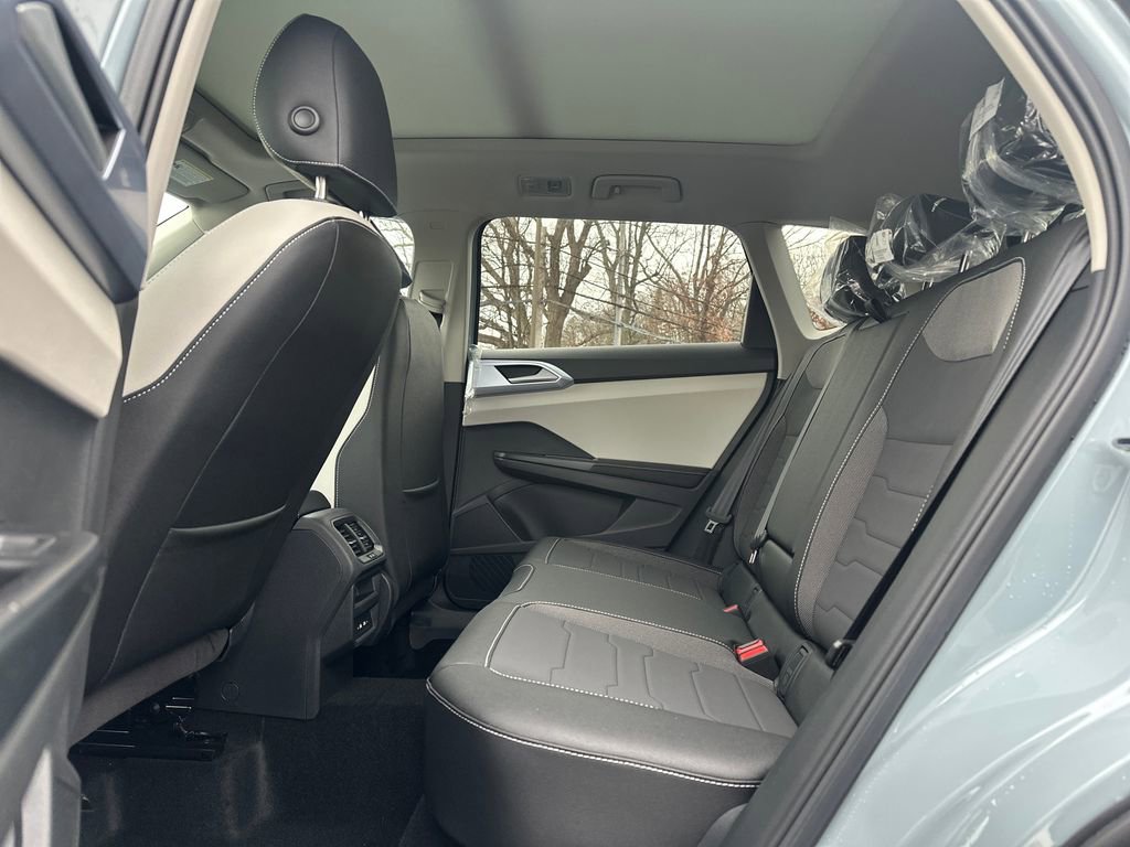 New 2026 Volkswagen Taos SE image 14