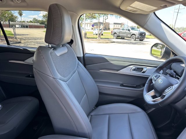 New 2026 Ford Explorer Active w/ Active Comfort Package RWD image 11