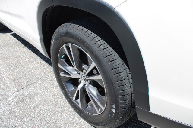Used 2016 Toyota Highlander XLE FWD image 37