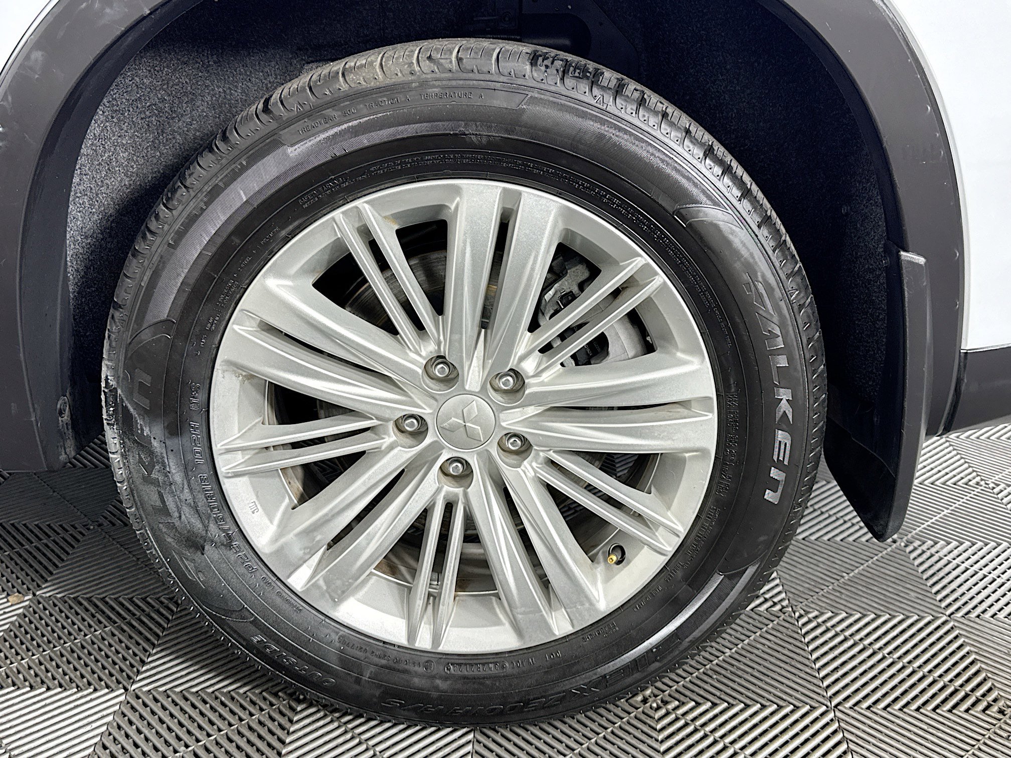 Used 2024 Mitsubishi Outlander ES image 52