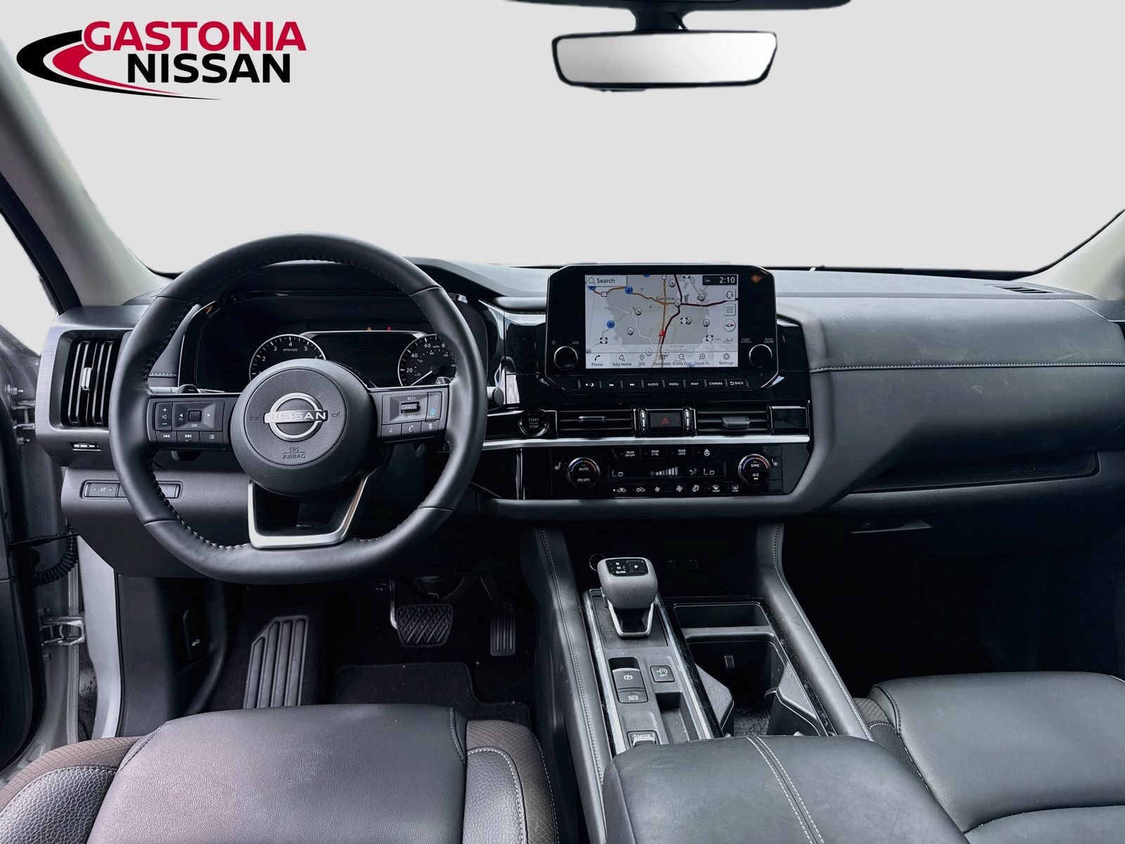 Used 2025 Nissan Pathfinder SL FWD image 29
